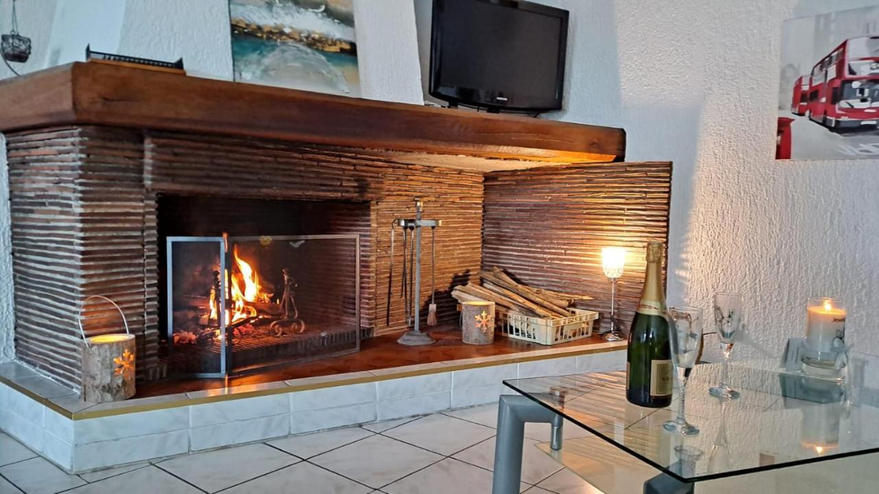 Une HALTE Quelque PART Cheminot Extérieur photo